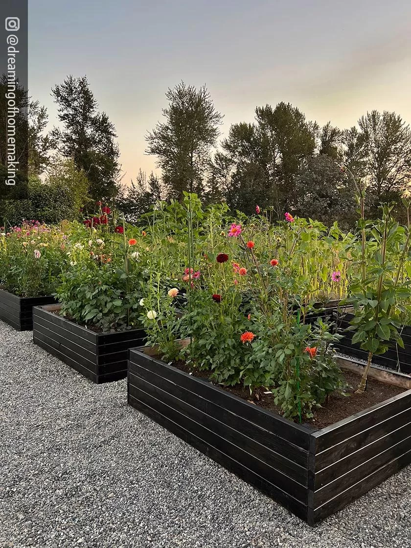 Gardener’s Exterior Wood Stain, 1 Quart - Image 2