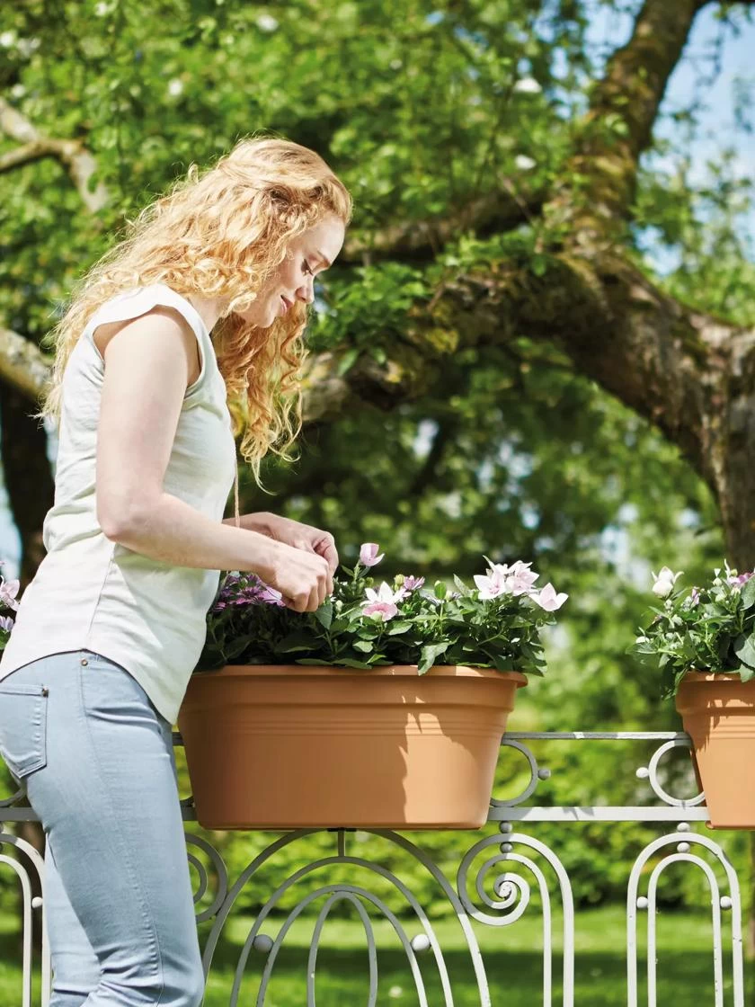 Exaco Trading Corsica Oval Bridge Planter With Cover