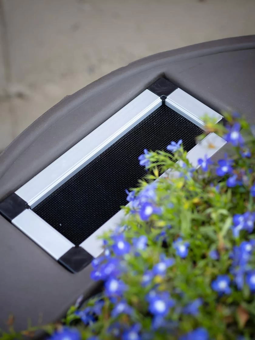 Round Rain Barrel With Planter, 35 Gallons - Image 2